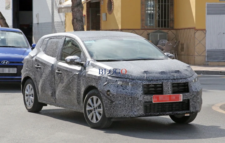 Dacia Sandero: le foto spia