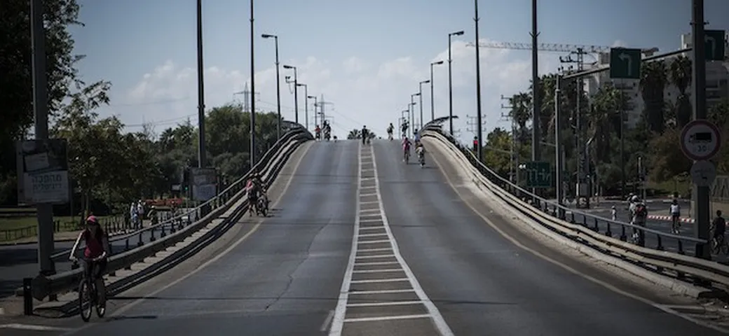 Migliorare la sicurezza sulle strade? Riducendo la larghezza delle corsie