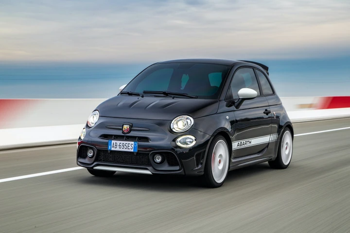 Abarth 695 Esseesse: nuova versione speciale in serie limitata