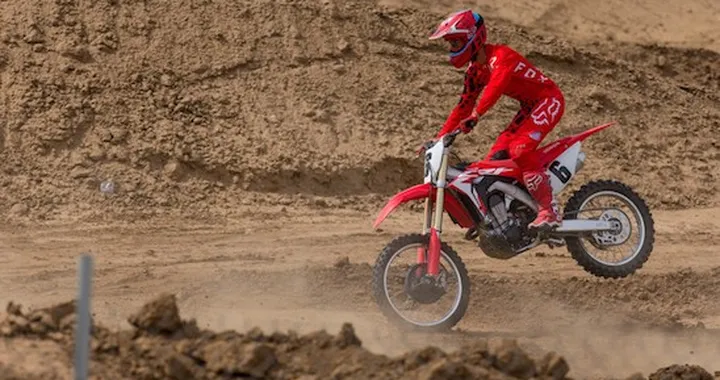Foto spia Honda CRF450R 2017