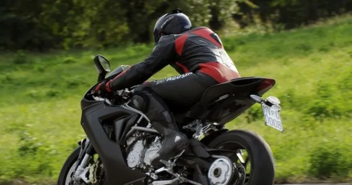 MV Agusta F3: la più piccola sportiva media mai prodotta costerà 11.500€