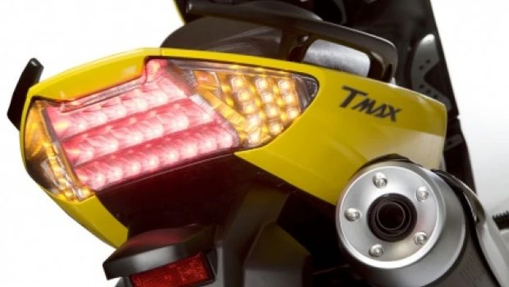 Fanaleria a Led BKR per Yamaha T-Max 500