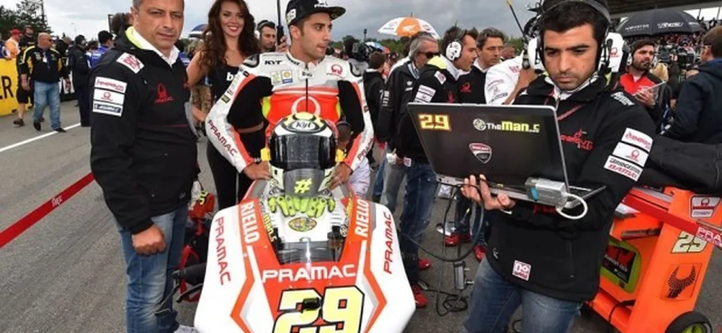 MotoGP Brno 2014, Andrea Iannone inizia 