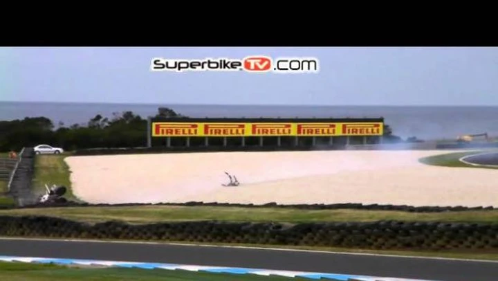 La caduta di Jonathan Rea nei test di Phillip Island /video