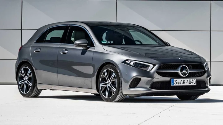 Mercedes-Benz Classe A, avanti fino al 2028 ma addio al Made in Germany