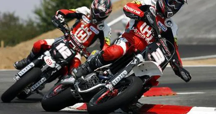 Husqvarna: 3 mondiali nelle supermoto in un colpo solo!