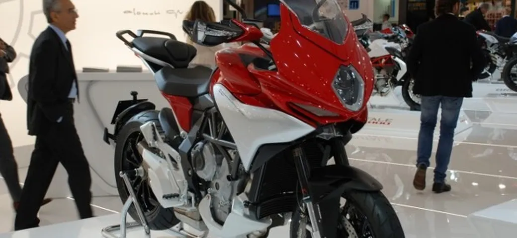 MV Agusta Turismo Veloce 800 e Turismo Veloce 800 Lusso 2015