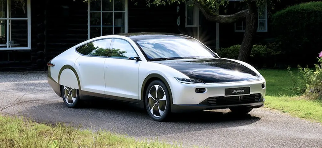 Lightyear one: auto elettrica con pannelli solari