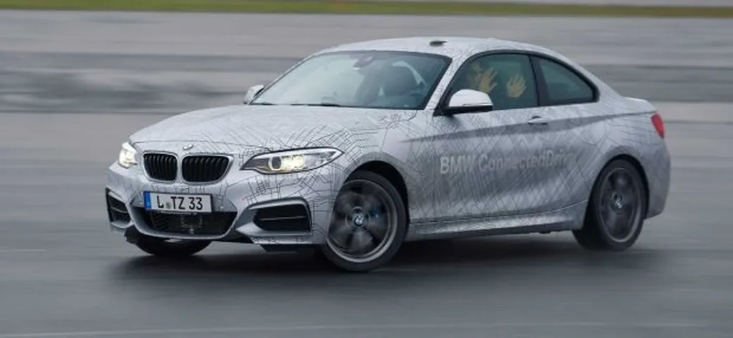 CES Las Vegas 2014: Video della BMW M235i che derapa da sola