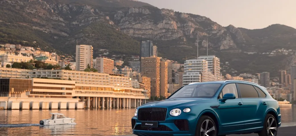 Bentley Bentayga EWB Azure Riviera Collection: il SUV di lusso ispirato agli yacht