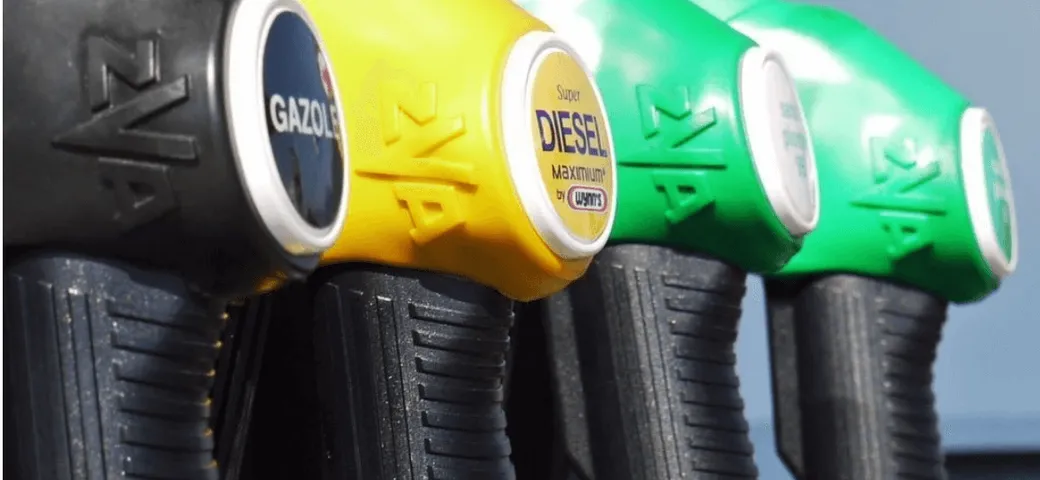 Caro benzina 2023: il Governo vara un nuovo decreto
