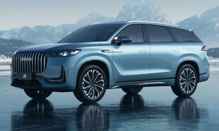 JAECOO 8 sbarca in Spagna, quanto costa il SUV plug-in