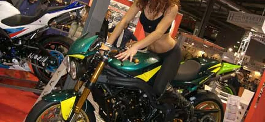Eicma 2006: Valtermoto e le sue ragazze!