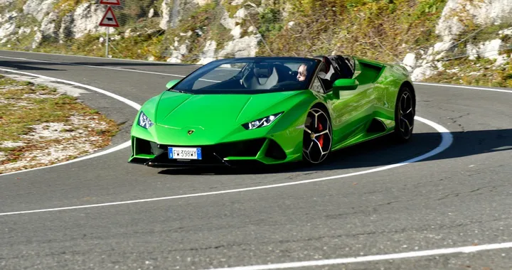 Lamborghini Huràcan Evo Spyder: un V10 da urlo (VIDEO)