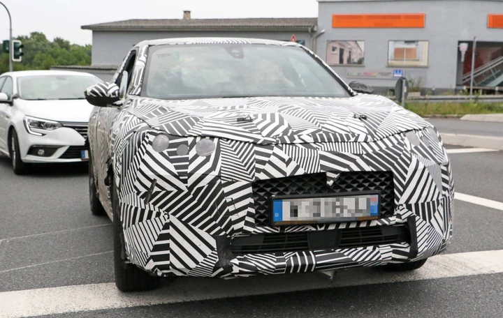 DS3 Crossback: nuove foto spia del SUV compatto
