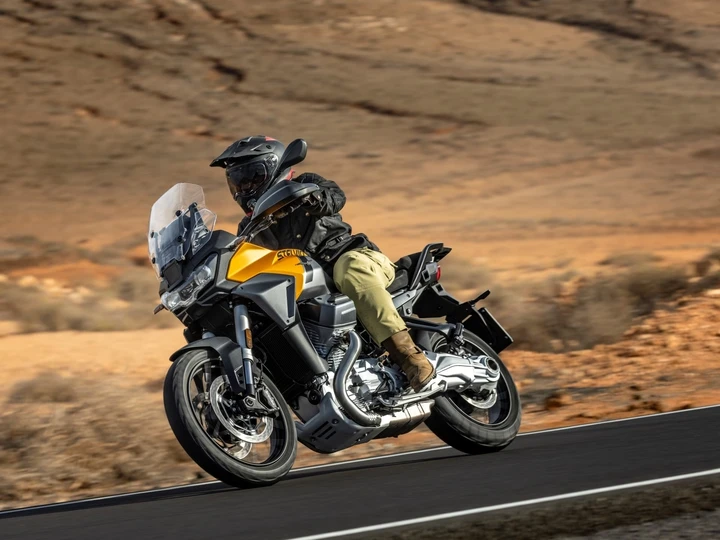 Moto Guzzi Stelvio 2024
