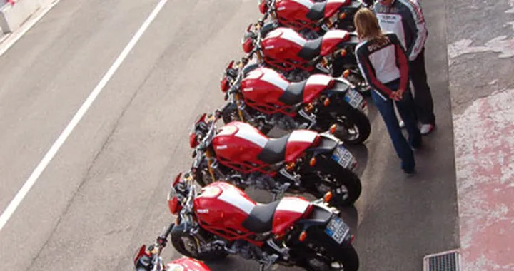 Ducati S4Rs: prova clienti in pista