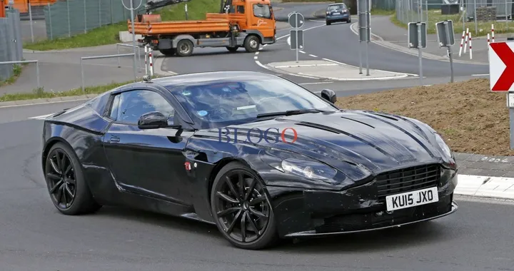 Nuove foto spia dell'Aston Martin DB11