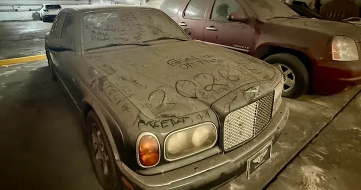 Bentley Arnage, da 25 anni prende polvere nel garage di un albergo