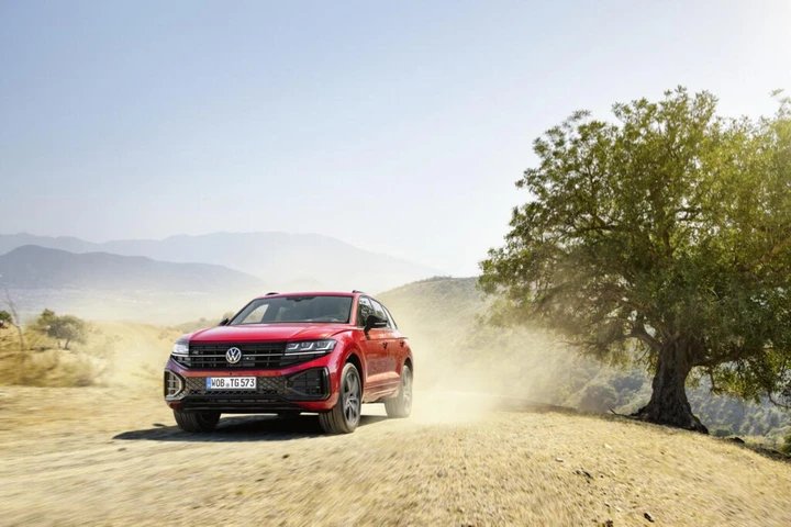 Volkswagen Touareg 2024: il grande SUV si aggiorna con tante novità interessanti [FOTO]