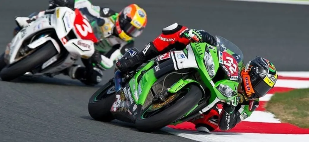 Superstock 1000 Magny Cours 2014: Savadori in pole, solo 5a fila per Mercado