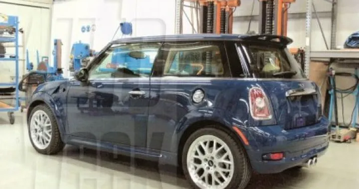 Mini conferma l'allestimento firmato Rolls-Royce