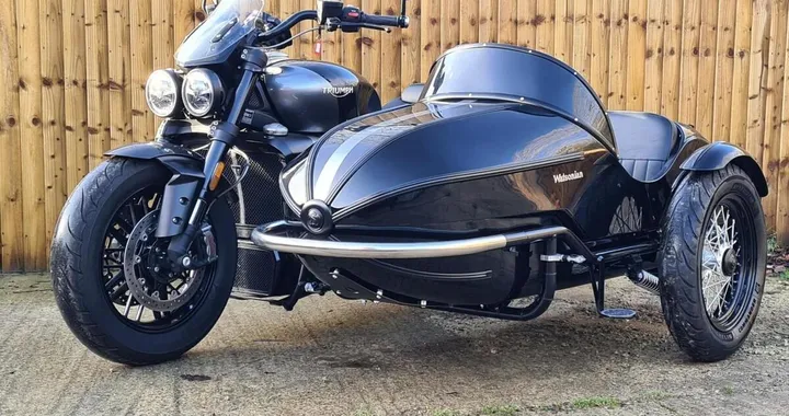 Triumph Rocket 3: il sidecar da 35.000£ che sembra uscito da un film