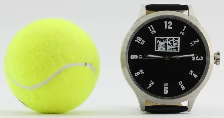 Orologio GS seit 1984 rende omaggio alla BMW GS: sua la cassa più grande