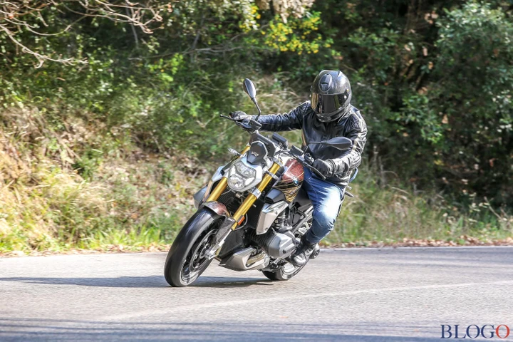 BMW R 1250 R: primo contatto