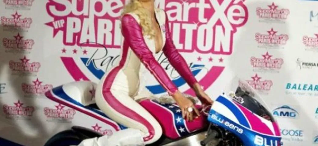 Team Supermaxtè by Paris Hilton: ecco la livrea della 125 Aprilia sponsorizzata da Paris