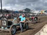 Pig-N-Ford Race: la folle corsa con Model T e maiali in Oregon