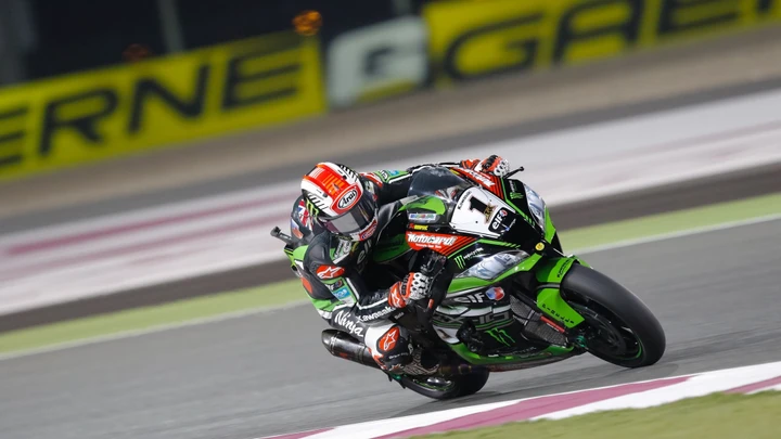 Superbike Qatar FP1: Rea accende la luce dei riflettori