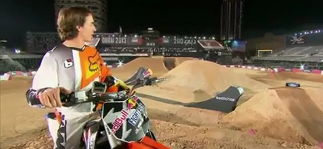 Red Bull X-Fighters: giro di pista in anteprima a Dubai