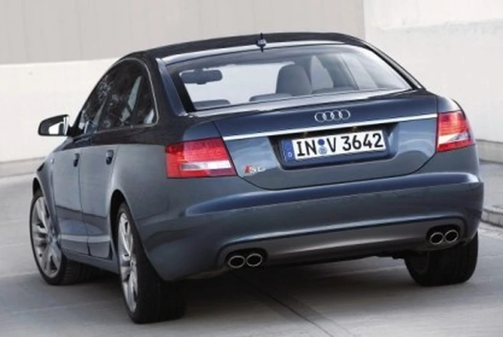 Audi S6 - una berlina con il motore di una super-car