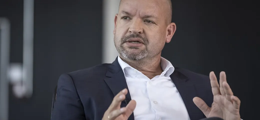 Mercedes, Jörg Burzer: ‘ChatGPT porta la nostra produzione a un livello successivo’