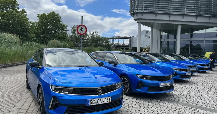 Opel Astra Sports Tourer: prova, prezzi, allestimenti