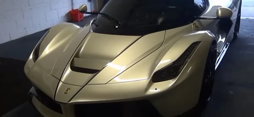 Auto dei vip: la Ferrari LaFerrari Aperta di Gordon Ramsay