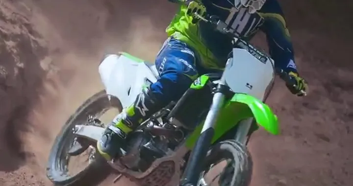 Nuova Kawasaki KX450F 2016
