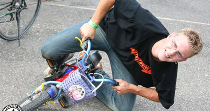 Foto del giorno: la piega al limite!