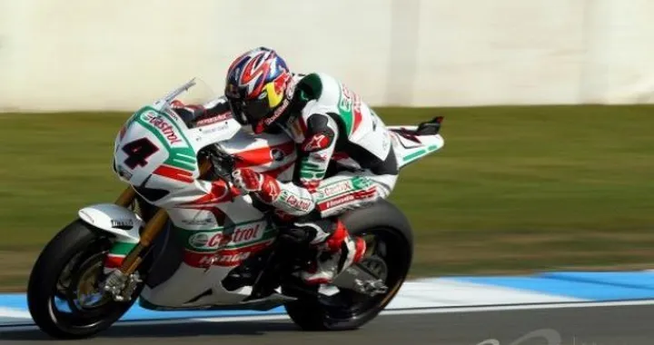 WSBK ad Assen: Prima vittoria stagionale per Jonathan Rea in Gara1. Biaggi e Checa sul podio