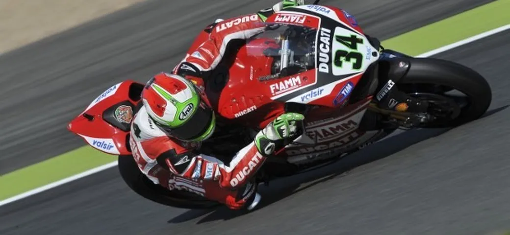 SBK Magny Cours 2014: Day-1 a Giugliano su Laverty e Guintoli, Melandri 5°, Sykes 6° [FOTO]