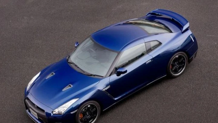 Nissan GT-R: il Track Pack anche per le vetture con guida a sinistra