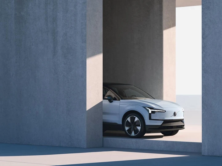 Volvo EX30: svelato il SUV più compatto e meno costoso del brand [FOTO e VIDEO]