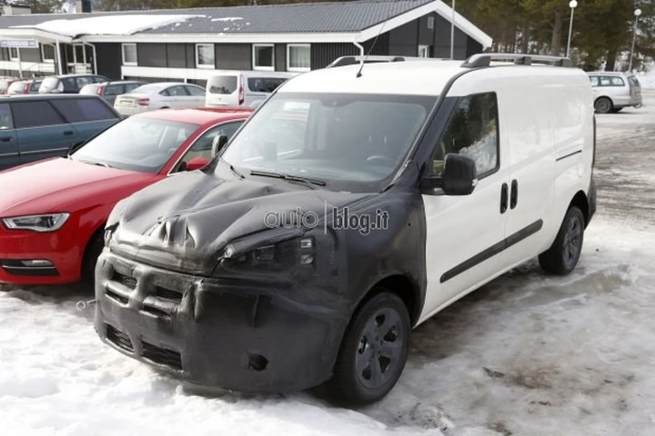 Fiat Doblò: foto spia del restyling