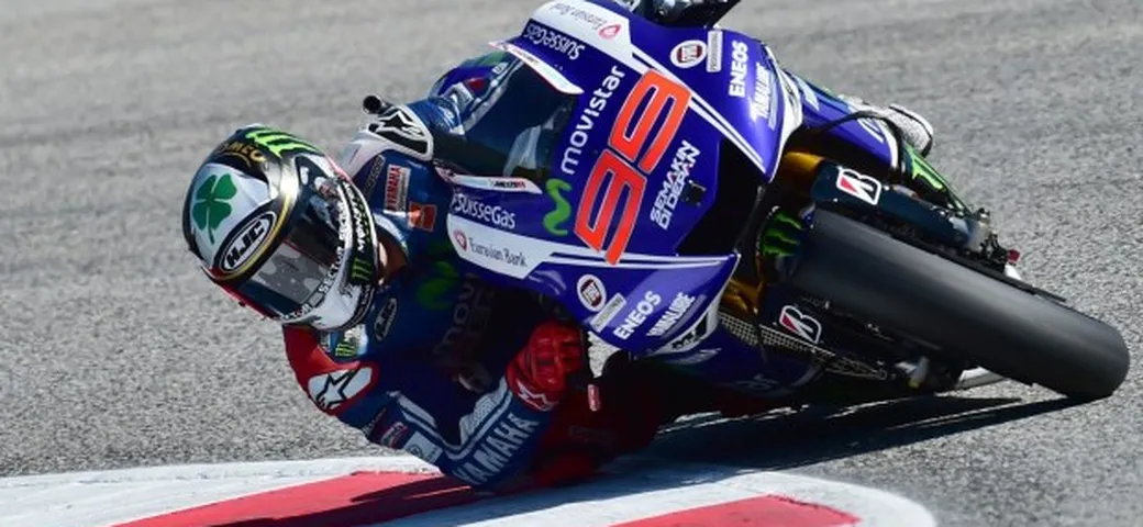 MotoGP Misano, qualifiche “record”: Lorenzo e Rossi (Yamaha) in prima fila  con Iannone (Ducati) nel mezzo. Marquez e Pedrosa inseguono …