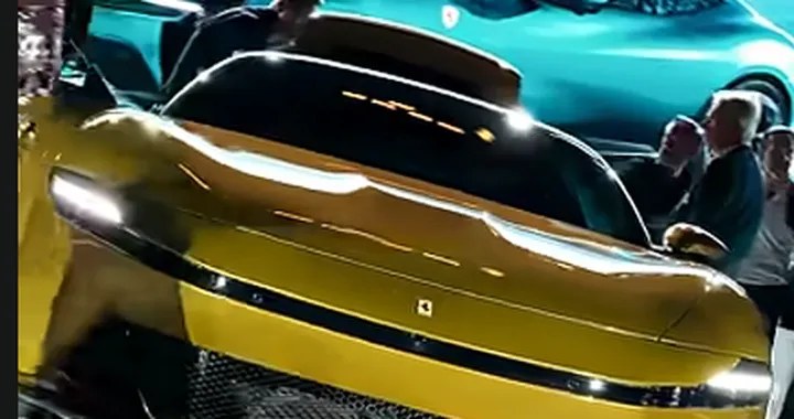 Ferrari Amalfi si presenta in uno scenario unico al mondo