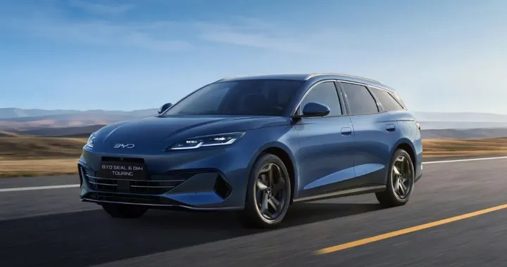 BYD SEAL 6 DM-i, col Super Hybrid l'autonomia vola a 1.500 km