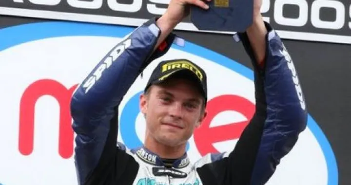 Leon Camier BSB Champion 2009