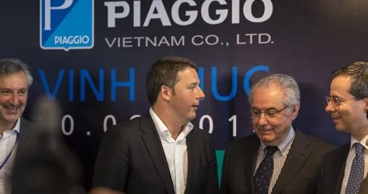 Matteo Renzi in visita a Piaggio Vietnam [Foto e Video]