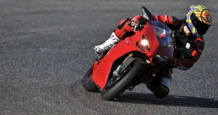 TEST Ducati 1198 SP: aggiornamenti per la sportiva di punta di Borgo Panigale
